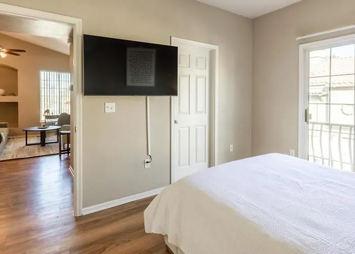Landing Modern With Amazing Amenities Chandler