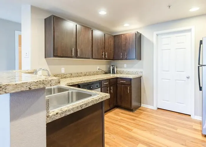 Apartment Landing Modern With Amazing Amenities Chandler