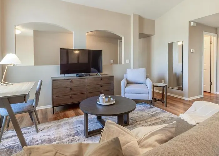Landing Modern With Amazing Amenities Chandler